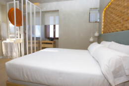 HOTEL FARO LARIÑO
