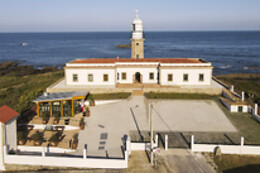 HOTEL FARO LARIÑO