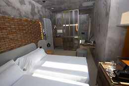 HOTEL FARO LARIÑO
