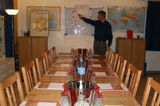 Dégustation commentée de vins et cours avec OenoTour à Uccle (Bruxelles)