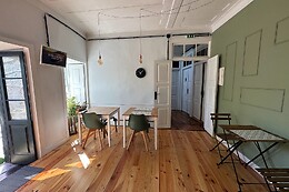 Inn Door 21 - Hostel & Suite