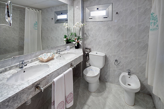 HOTEL GAUDI - photo 2