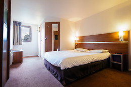 Greet Hotel Villeneuve La Garenne***