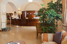 Le Cheminée Hotel