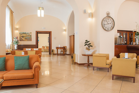 Le Cheminée Hotel - photo 2