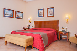Le Cheminée Hotel