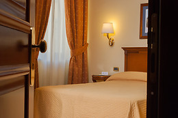 Le Cheminée Hotel