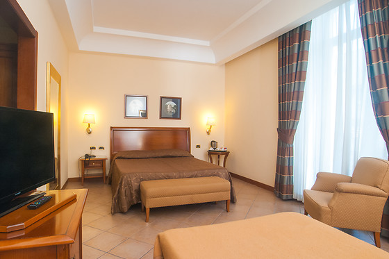 Le Cheminée Hotel - photo 16