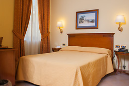 Le Cheminée Hotel