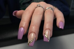 Vinyongles - Nail Artist