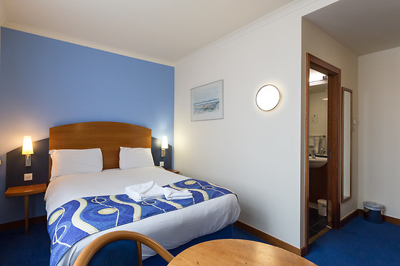 Wembley International Hotel - photo 0