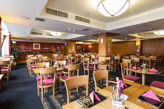 Wembley International Hotel - photo 1