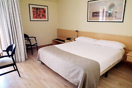 HOTEL AR PARQUESUR 4*