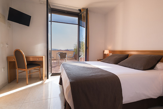 HOTEL ALTA GARROTXA - photo 1