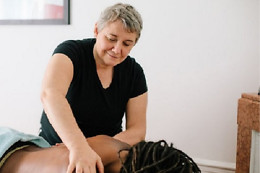 LUMINOUS HANDS MASSAGE