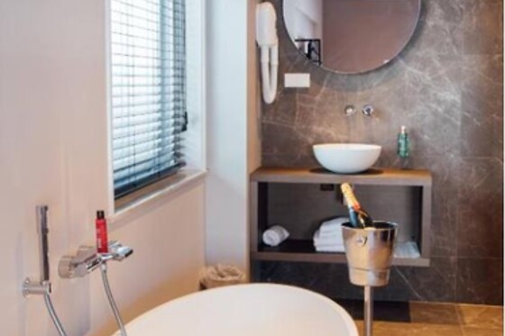 Harbour Suites boutique hotel - photo 4