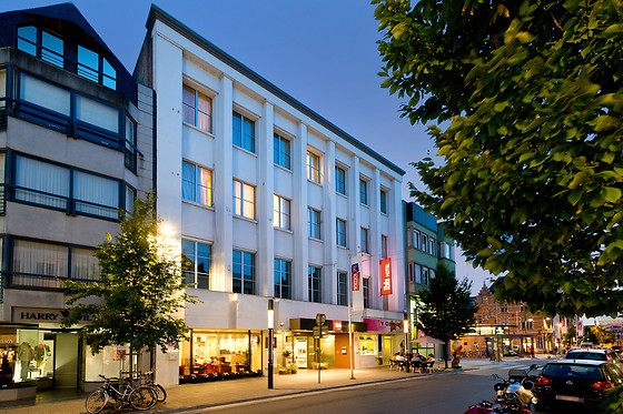 Ibis Kortrijk Centrum - photo 1