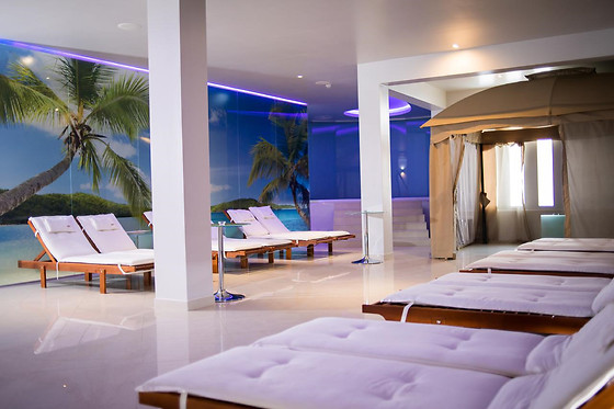 Hotel Phoenix - photo 11