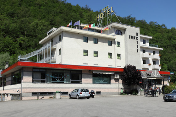 Euro hotel - photo 0