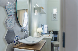 Keramos Luxury Rooms