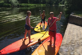 Een Stand up paddle voor 3 bij Semois Kayaks (afspraak Poupehan - Luxemburg)