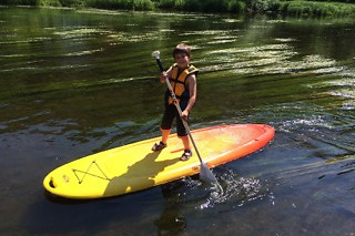 Een Stand up paddle voor 3 bij Semois Kayaks (afspraak Poupehan - Luxemburg)