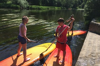 Een Stand up paddle voor 3 bij Semois Kayaks (afspraak Poupehan - Luxemburg)
