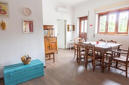 MEIO CENTER COUNTRY HOUSE