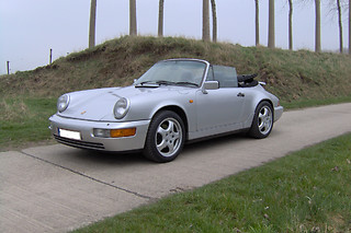 Een Porsche 911 Carrera 4 Cabrio besturen van Porsche 4 Rent (Oostkamp - West-Vlaanderen)