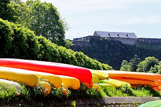 Een Stand up paddle voor 3 bij Semois Kayaks (afspraak Poupehan - Luxemburg)