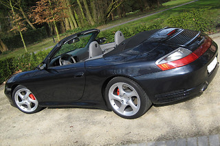 Een Porsche 911 Carrera 4 Cabrio besturen van Porsche 4 Rent (Oostkamp - West-Vlaanderen)
