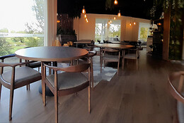 OZARK LOUNGE & TERRACE