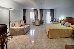 HOTEL GAUDI
