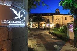 HOTEL LOS GUARDESES