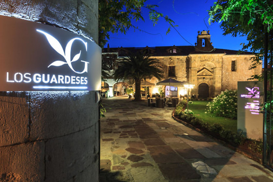 HOTEL LOS GUARDESES - photo 0