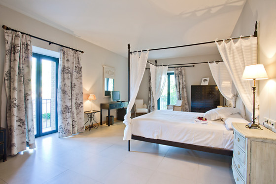 HOTEL VILLA MARCILLA - photo 2
