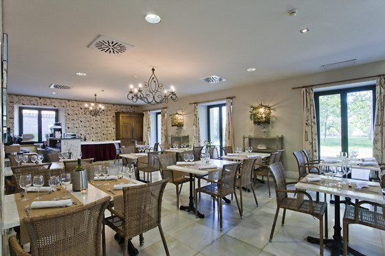 HOTEL VILLA MARCILLA - photo 4