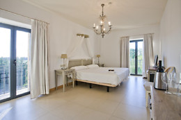 HOTEL VILLA MARCILLA