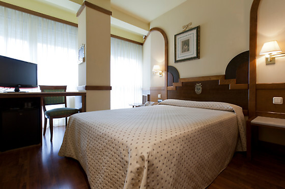 HOTEL MARÍA LUISA - photo 4