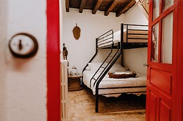 LA CASITA DEL ALBINO & LARCADE