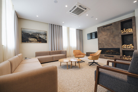 HOTEL MONDRAGÓN - photo 1