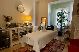 IRALAULTIMA BEAUTY CENTER