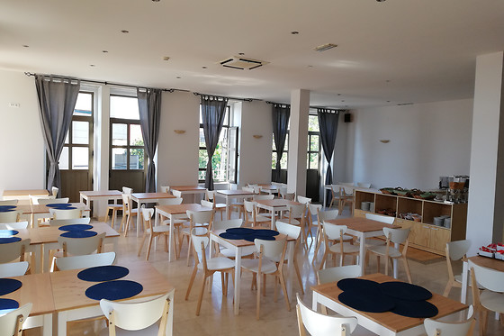 HOTEL LA FONTAINE - photo 1