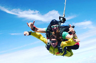Saut en parachute en tandem avec Skydive Cerfontaine à Cerfontaine (Namur)